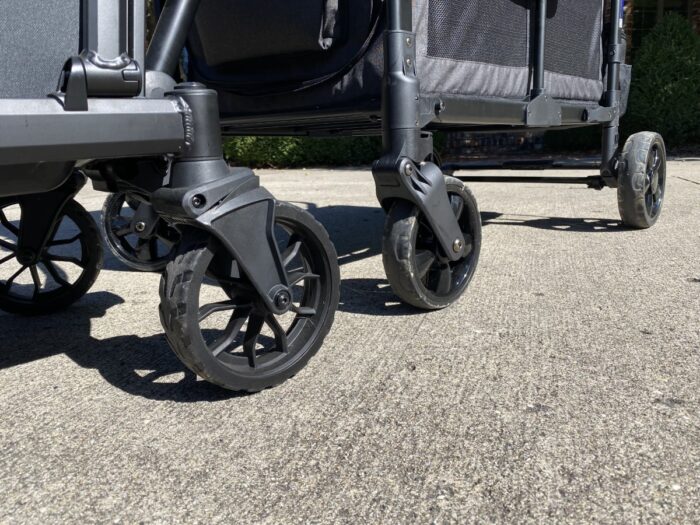 Small wheels of the wonderfold and veer next to each other