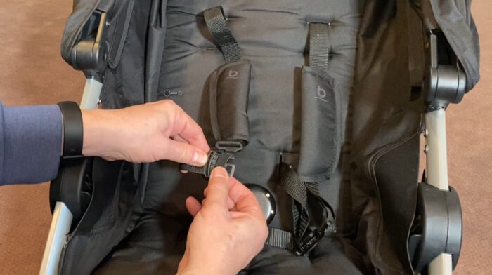 b-lively buckle harness clips fit together
