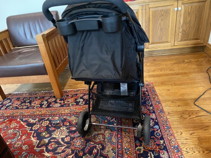 graco nimblelite showing the difficulty of accessing the basket when the seat is reclined