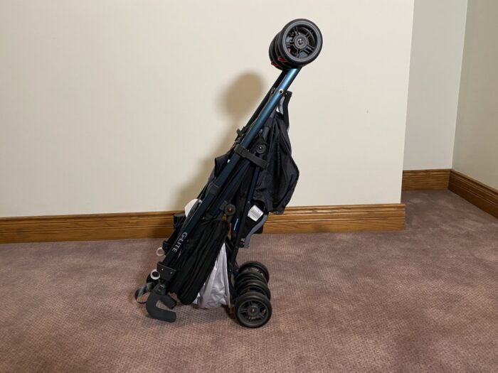 uppababy g-lite standing folded
