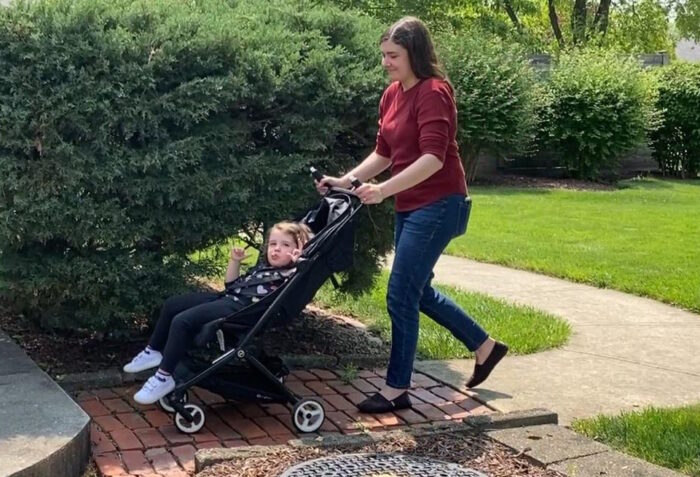 mommy pushing little girl in cybex libelle