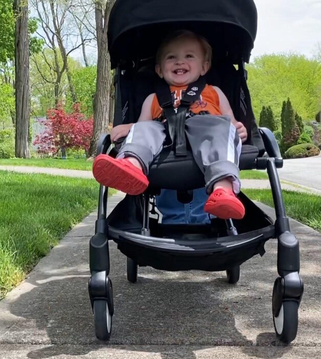 toddler in babyzen yoyo2